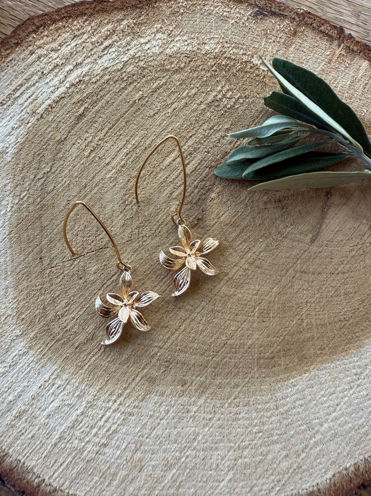 Bloem aan een lang haakje