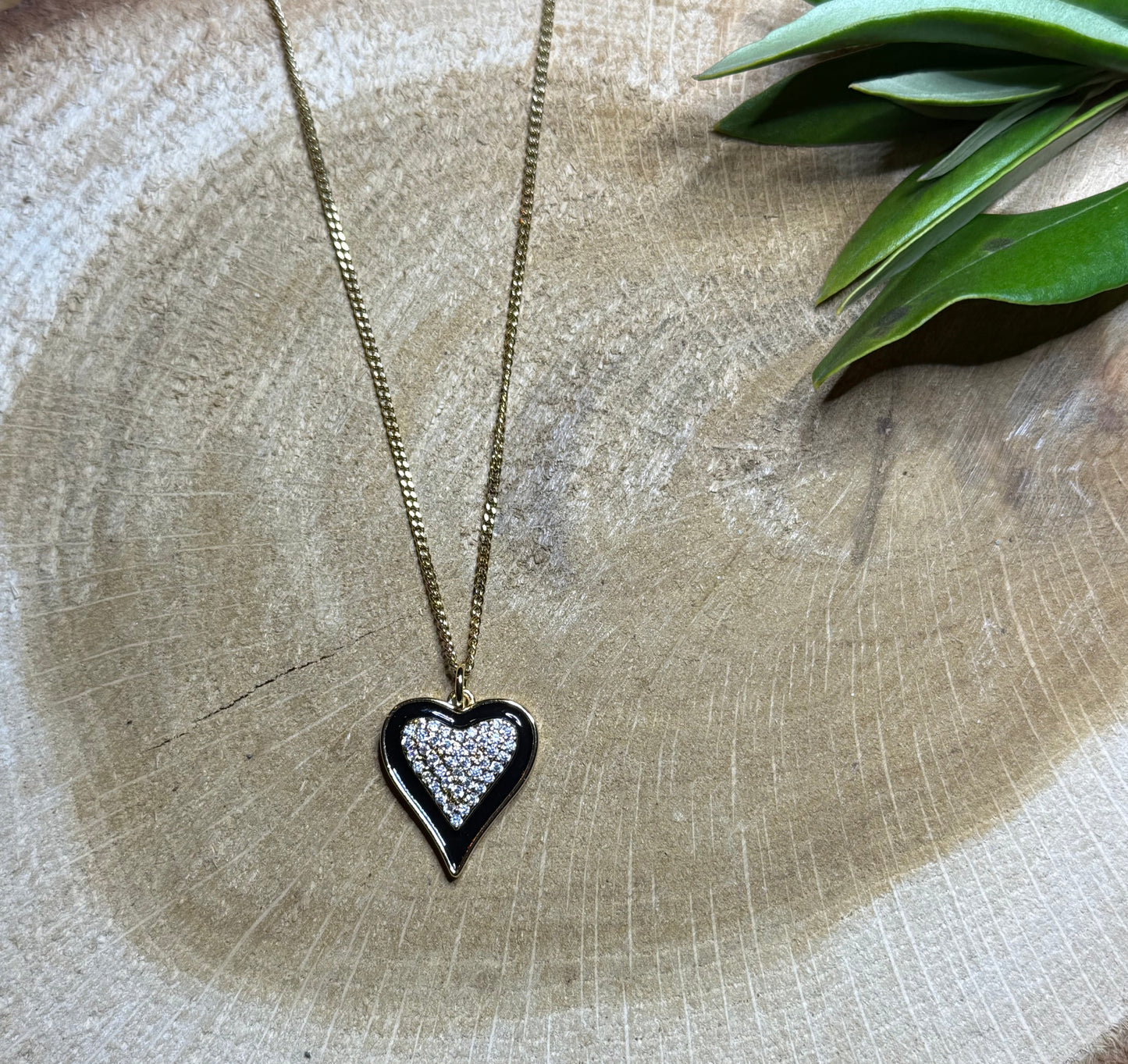 Ketting met zwart hartje