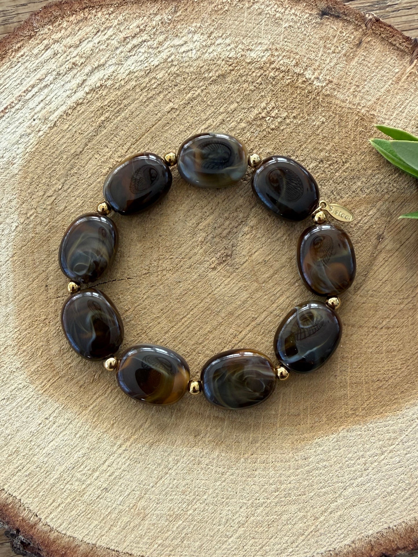 Donkerbruine kralenarmband