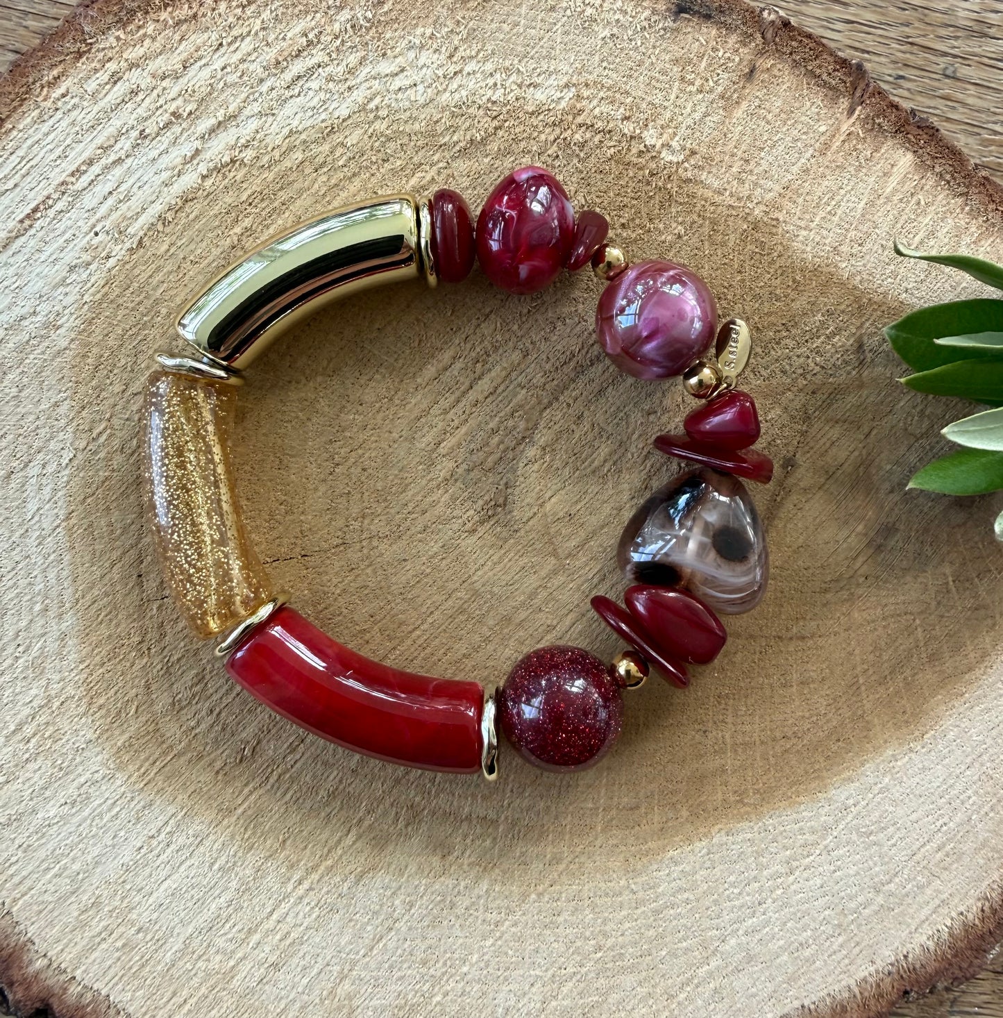 Rode gevarieerde armband