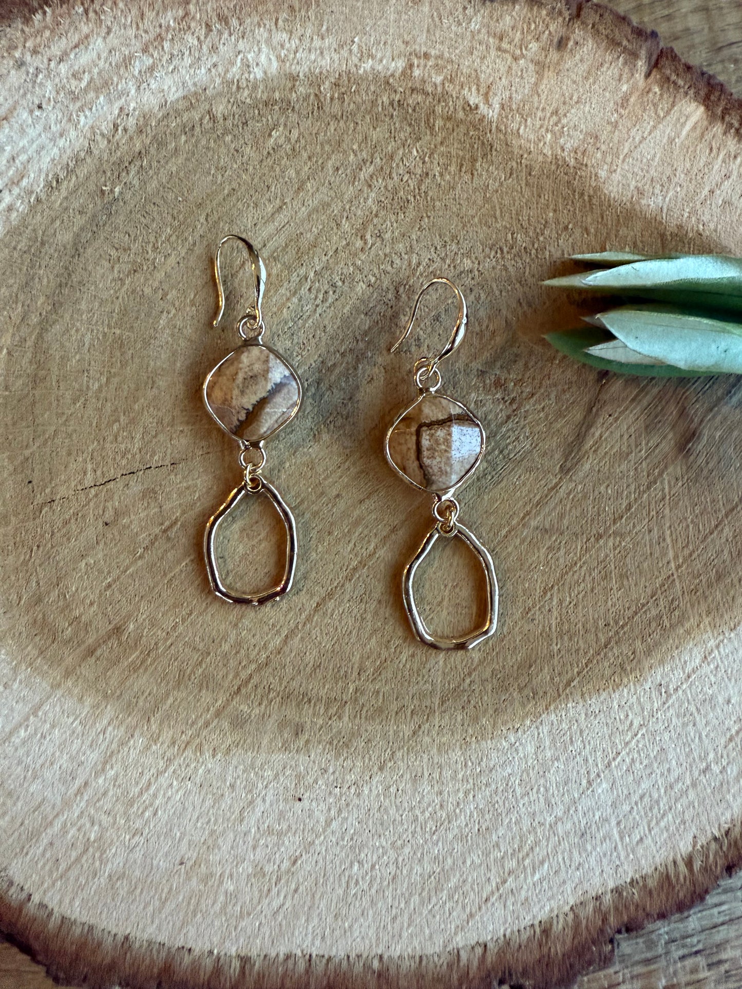 Licht bruine natuursteen