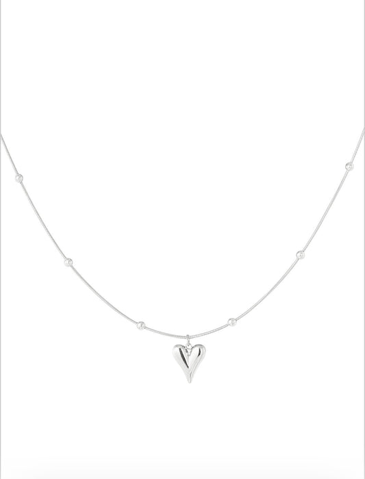 Zilverkleurig ketting met klein hartje
