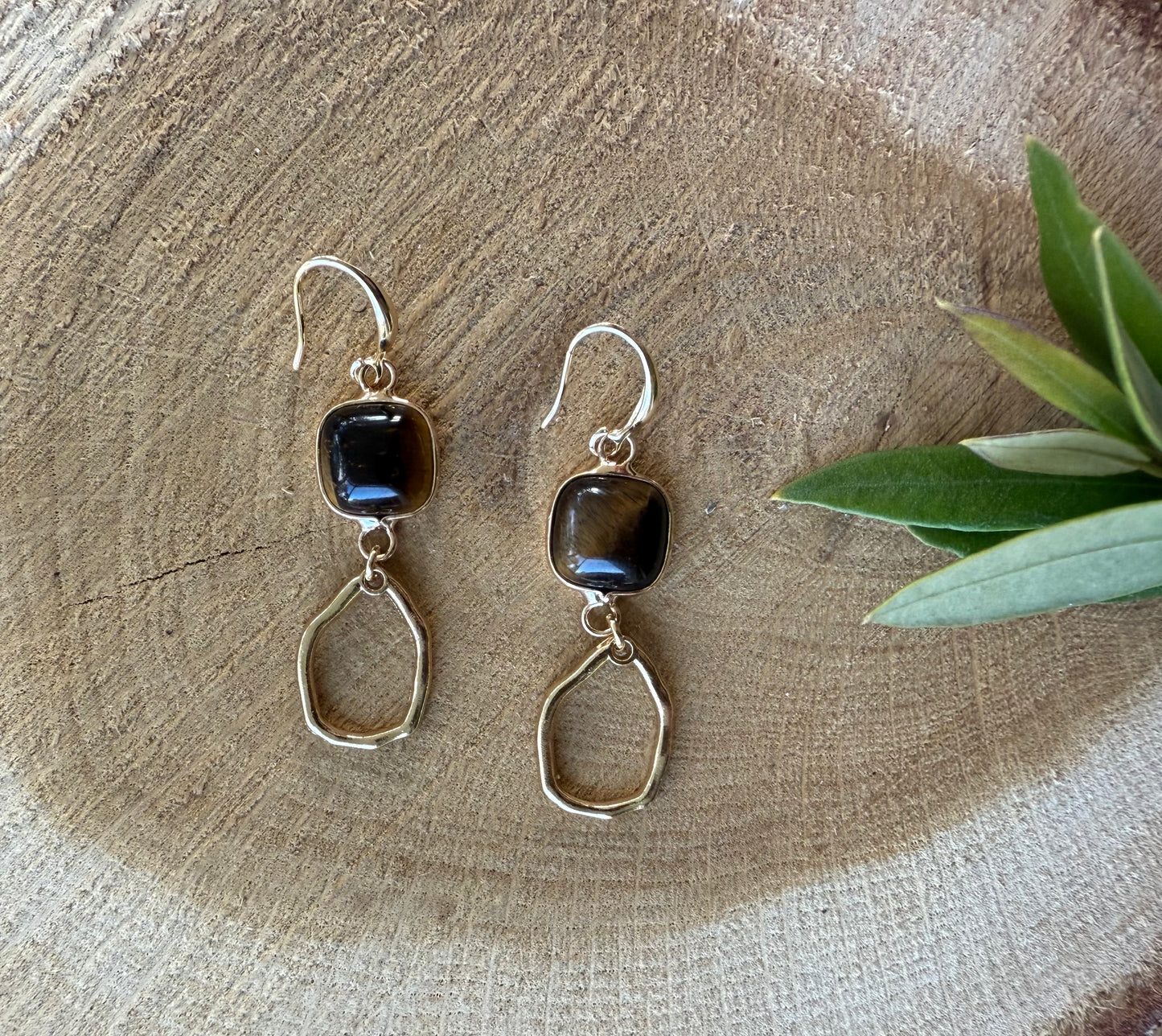 Bruine vierkante tijgeroog met kleine hanger