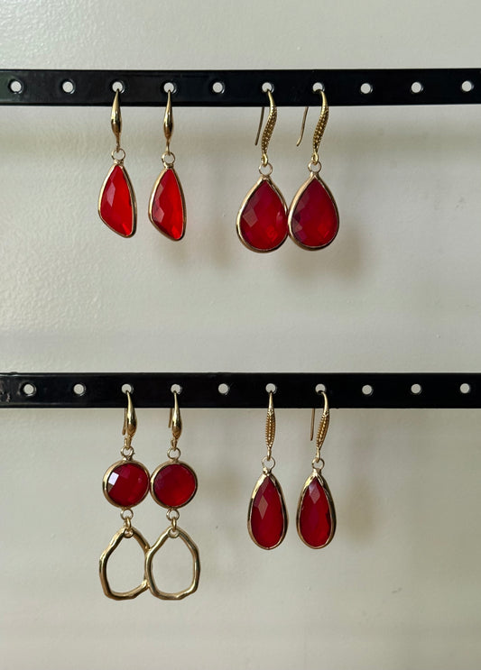 Rode langwerpige steen