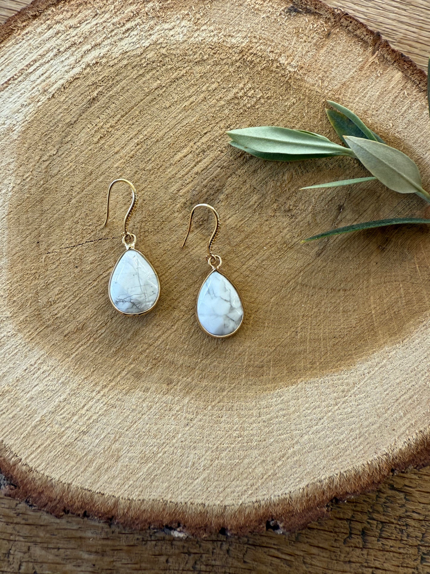 Witte gemêleerde druppel