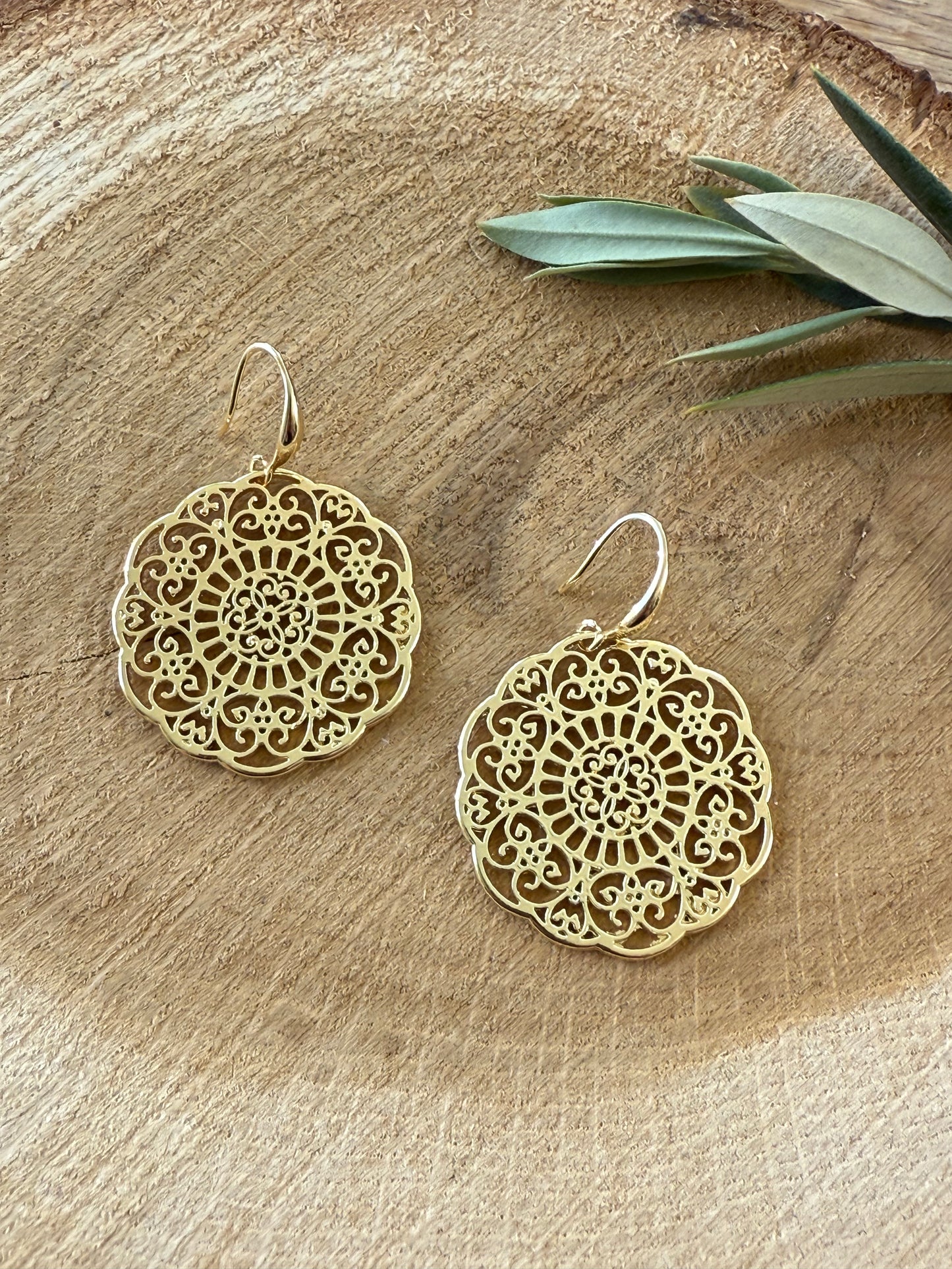 Dichte ronde oorbellen