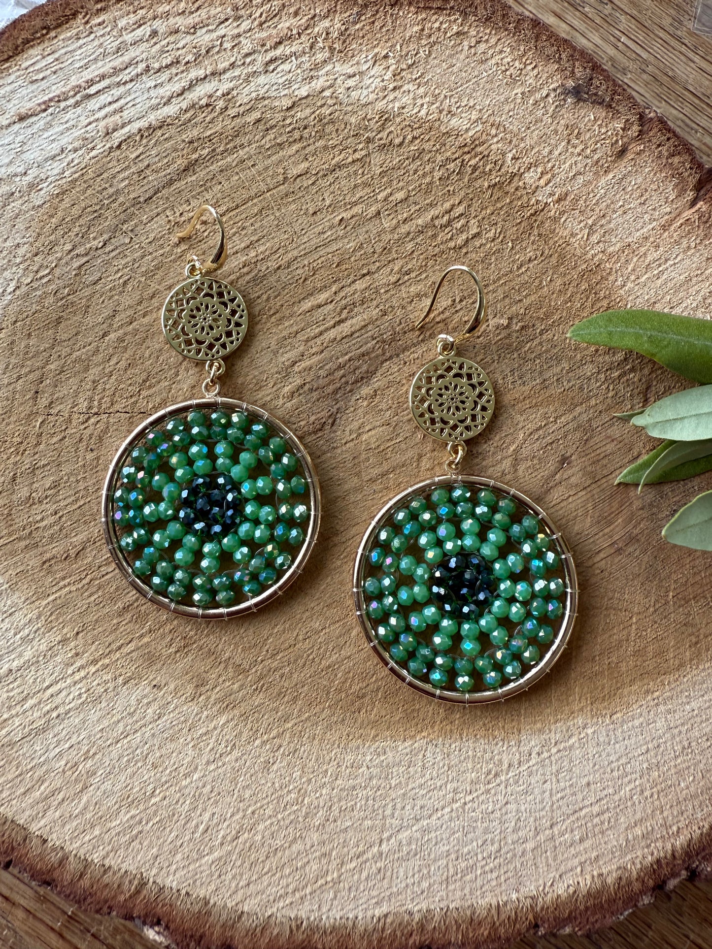 Groene kralen aan dichte connector