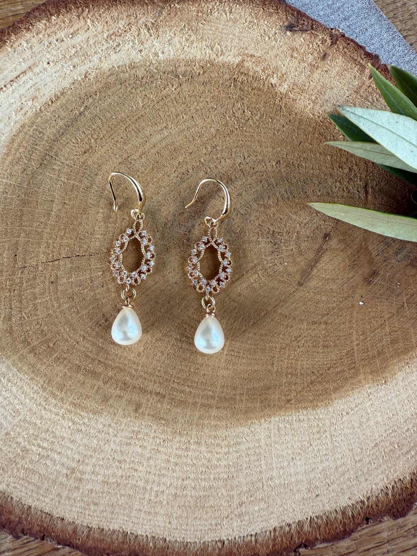 Pareltje aan open hanger