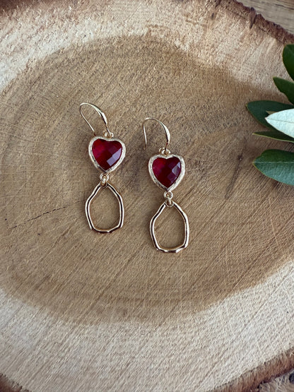 Rood doorzichtig hartje met kleine hanger