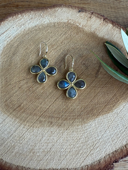 Grijs / blauwe natuursteen bloem