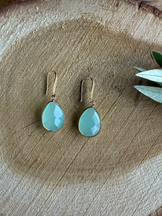 Licht groene natuursteen druppel