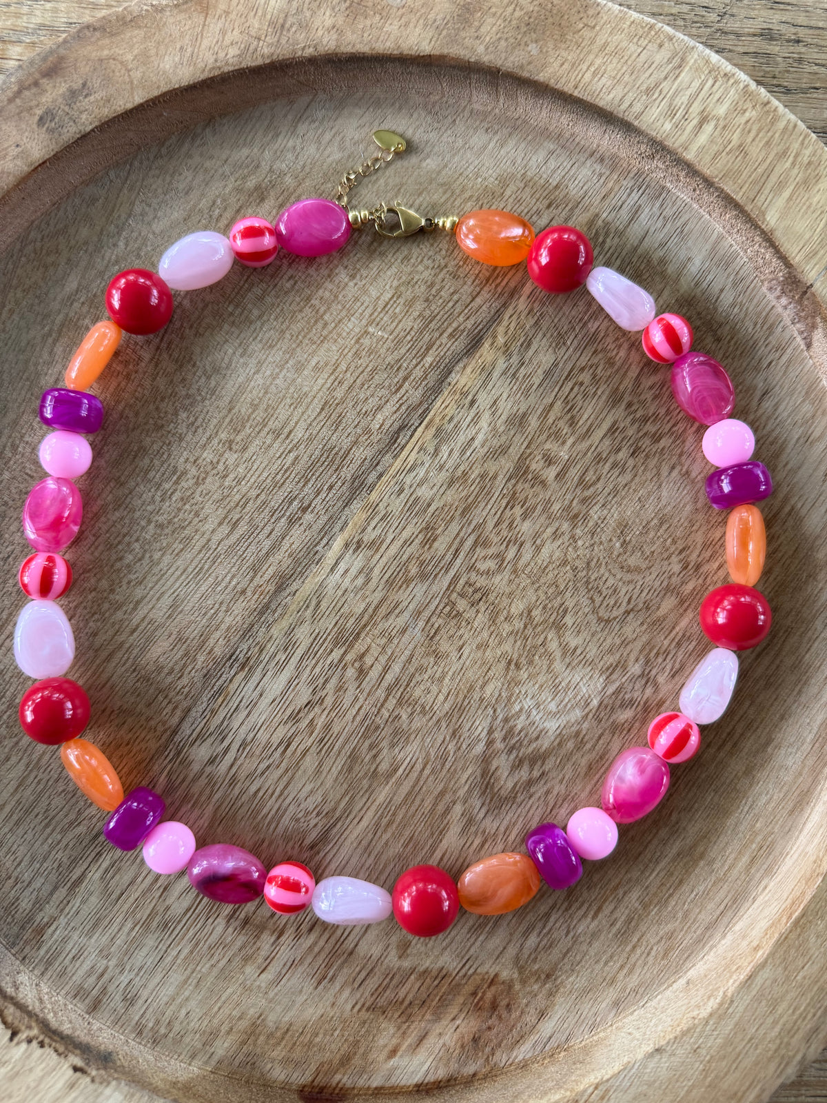 Gekleurde acrylkralen ketting