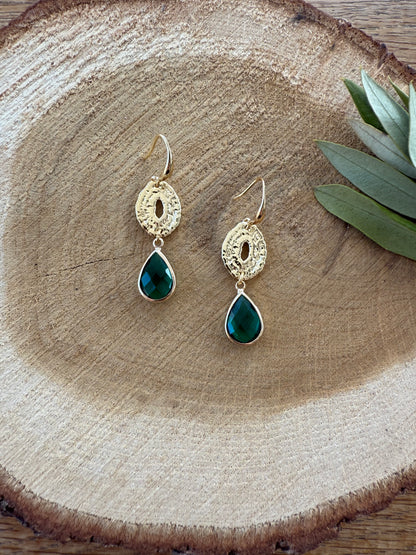 Groene (kleine) facetsteen aan ovale connector