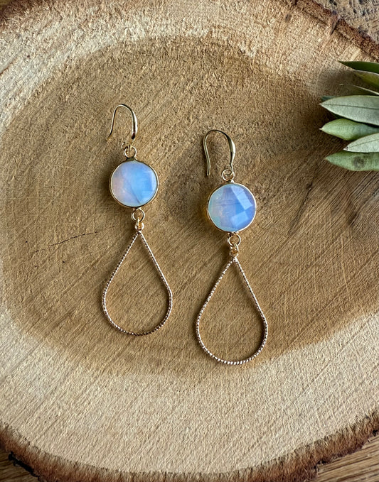 Doorzichtig wit/blauwe natuursteen met open druppel