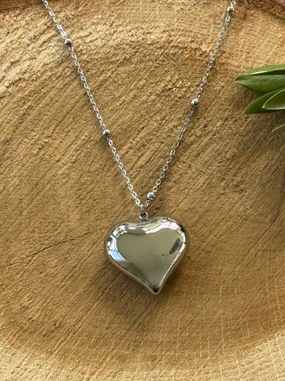 Lange Zilverkleurig ketting met groot hart