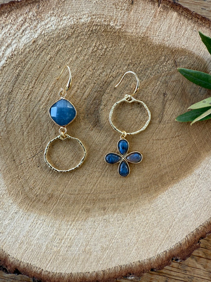 Asymmetrisch blauw met gehamerd hanger