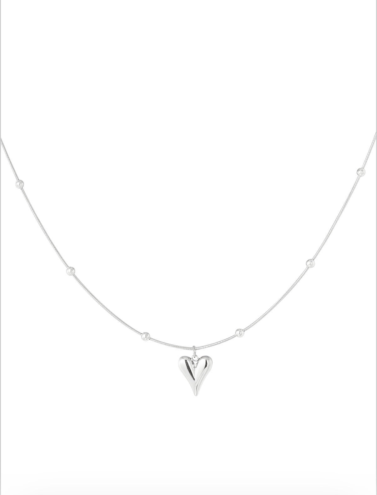 Zilverkleurig ketting met klein hartje