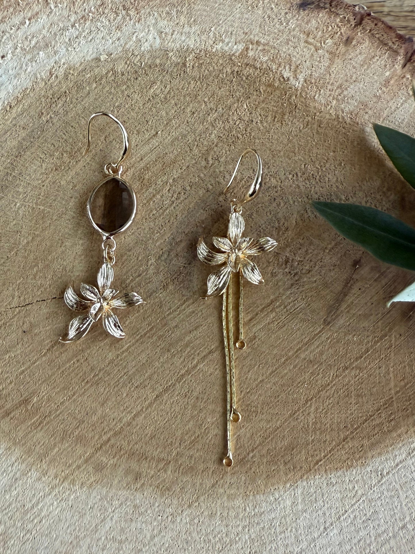 Asymmetrisch doorzichtige facetsteen met bloem