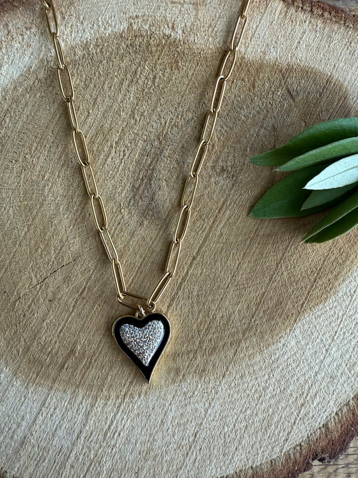 Schakelketting met zwart hartje.