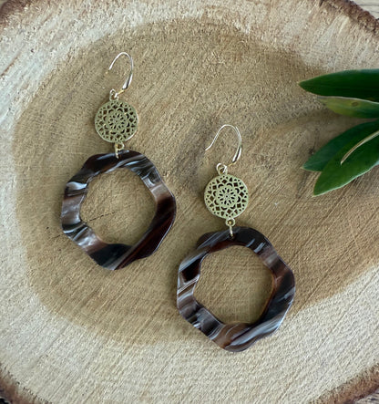 Ronde connector met bruine  hanger