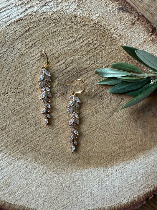 Lange feestelijke oorbel